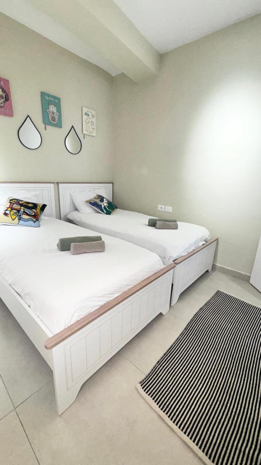 Newly Renovated Olive Apartment